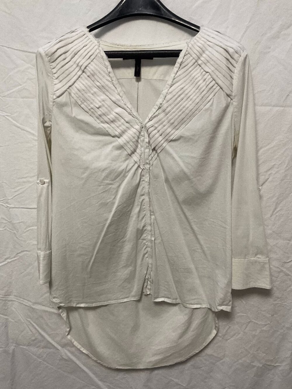 BCBGMaxAzria Ivory Pintuck V-Neck Blouse Size L